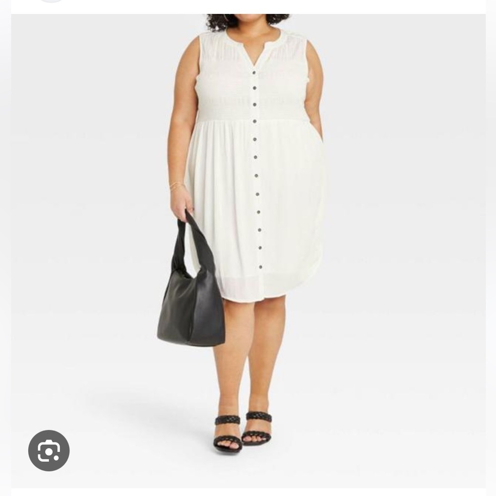 ✨New✨ Knox Rose Sleeveless Smocked Button Down